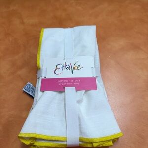 Tracer White and Yellow Napkins - Set of 4